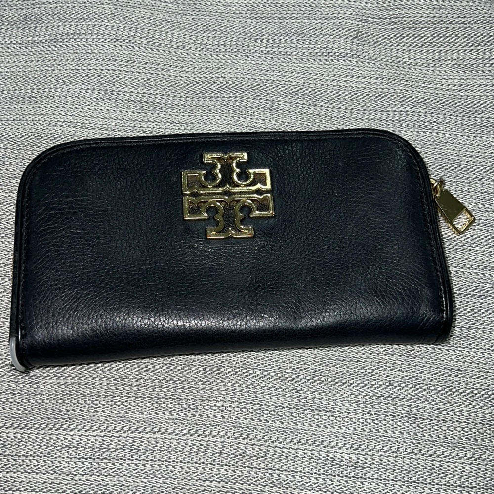 Tory Burch leather zip wallet